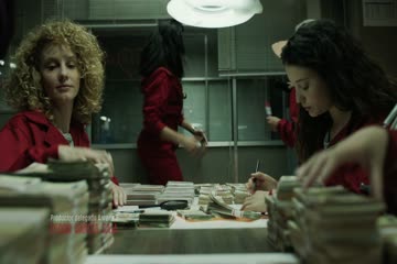 Money Heist 2017 S02 Se acabaron las máscaras Episode 1 in Hindi thumb